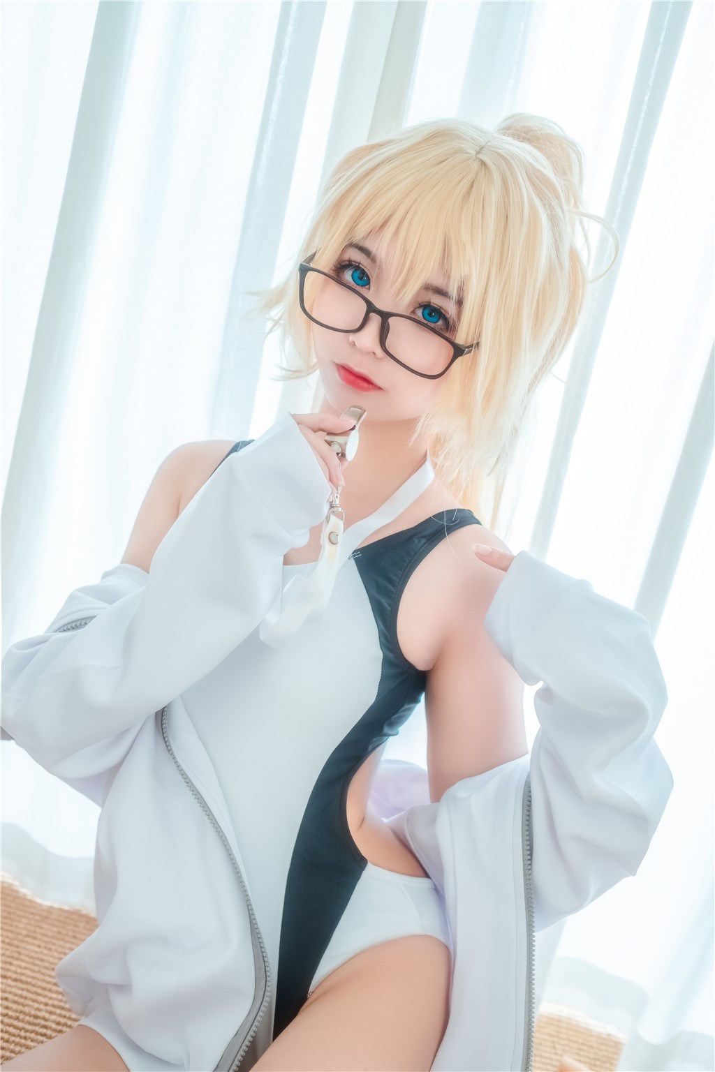 91chigua热搜:深夜私会中,那抹眼神交汇让人浮想联翩